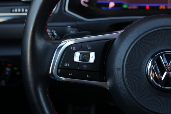 Volkswagen T-Roc 2.0 TSI 4Motion R-Line *Pano*Camera*Trekhaak*Virtual*DSG*