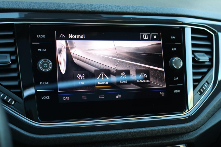 Volkswagen T-Roc 2.0 TSI 4Motion R-Line *Pano*Camera*Trekhaak*Virtual*DSG*