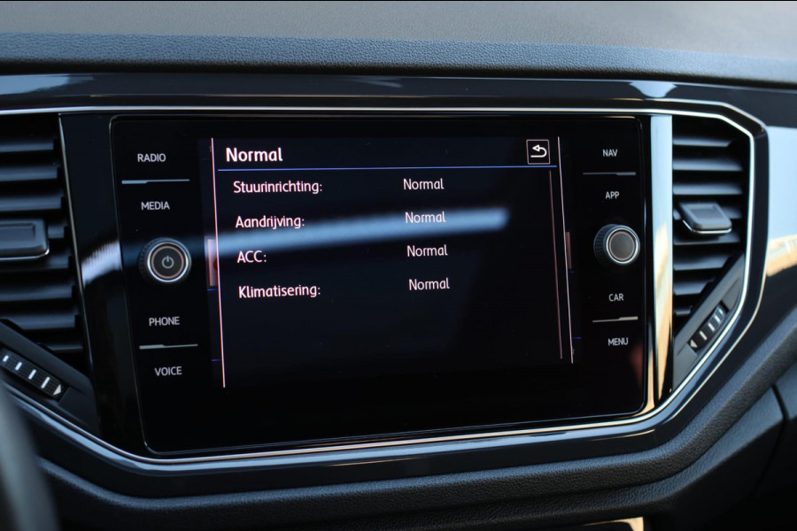 Volkswagen T-Roc 2.0 TSI 4Motion R-Line *Pano*Camera*Trekhaak*Virtual*DSG*