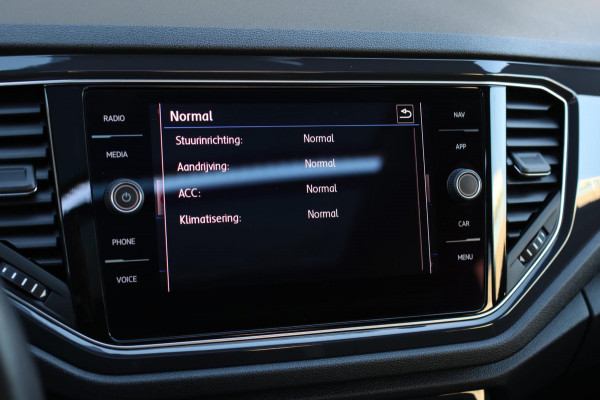 Volkswagen T-Roc 2.0 TSI 4Motion R-Line *Pano*Camera*Trekhaak*Virtual*DSG*