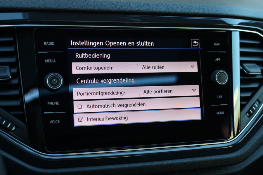 Volkswagen T-Roc 2.0 TSI 4Motion R-Line *Pano*Camera*Trekhaak*Virtual*DSG*