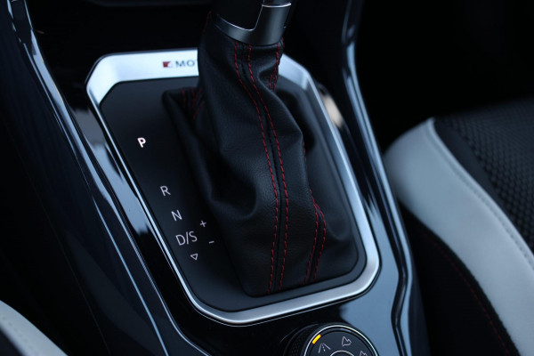 Volkswagen T-Roc 2.0 TSI 4Motion R-Line *Pano*Camera*Trekhaak*Virtual*DSG*