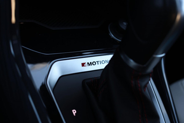 Volkswagen T-Roc 2.0 TSI 4Motion R-Line *Pano*Camera*Trekhaak*Virtual*DSG*