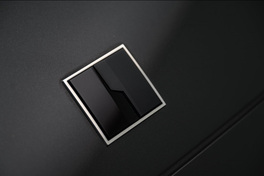 Lynk & Co 01 1.5 261PK Plug-in Hybrid *Zwarte Hemel* 360 Camera Pano/dak Apple/Carplay Adaptive/Cruise