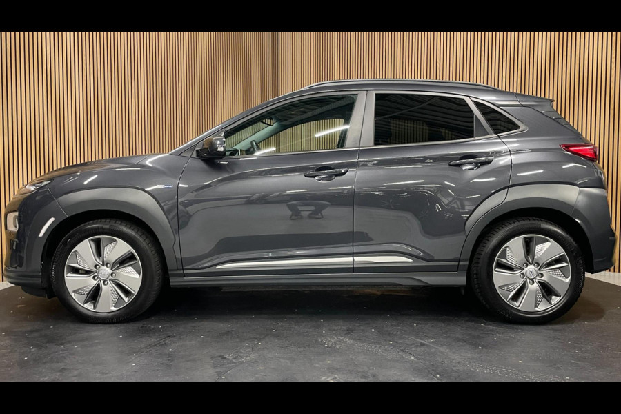 Hyundai Kona EV Fashion 64 kWh|100% SOH|FACELIFT|3-FASE|ACC|NAVI|CAMERA|CARPLAY|NAVI|NL- AUTO|NAP|INCL. BTW|1e EIG.|