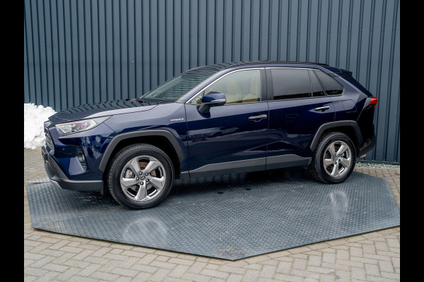 Toyota RAV4 2.5 Hybrid AWD Executive | Bearlock | Panodak | 360 Camera | Trekhaak afnb. | Prijs Rijklaar!!