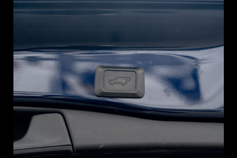 Toyota RAV4 2.5 Hybrid AWD Executive | Bearlock | Panodak | 360 Camera | Trekhaak afnb. | Prijs Rijklaar!!