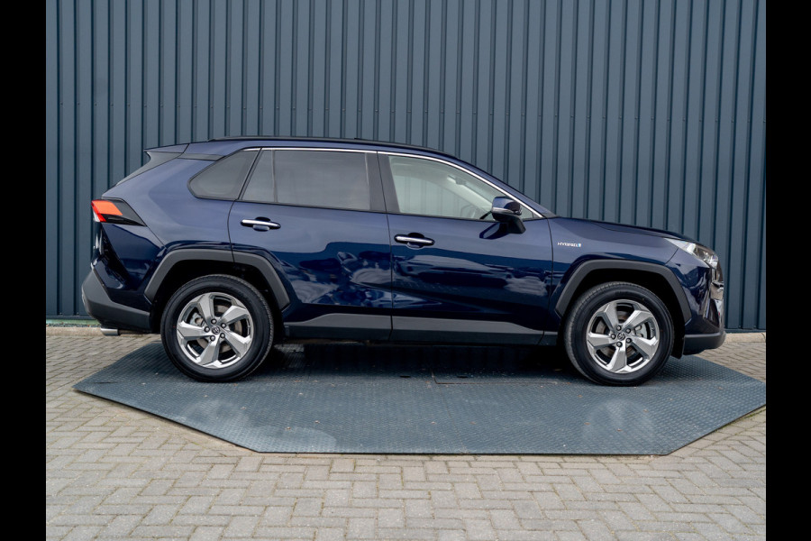 Toyota RAV4 2.5 Hybrid AWD Executive | Bearlock | Panodak | 360 Camera | Trekhaak afnb. | Prijs Rijklaar!!