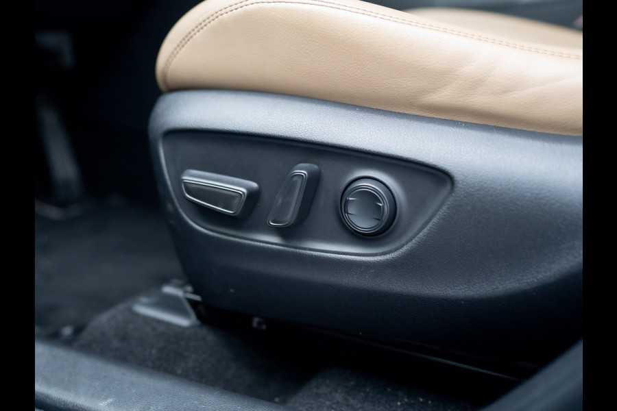 Toyota RAV4 2.5 Hybrid AWD Executive | Bearlock | Panodak | 360 Camera | Trekhaak afnb. | Prijs Rijklaar!!