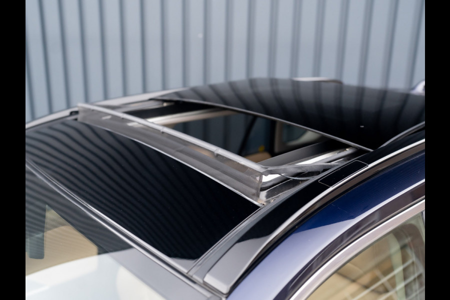 Toyota RAV4 2.5 Hybrid AWD Executive | Bearlock | Panodak | 360 Camera | Trekhaak afnb. | Prijs Rijklaar!!