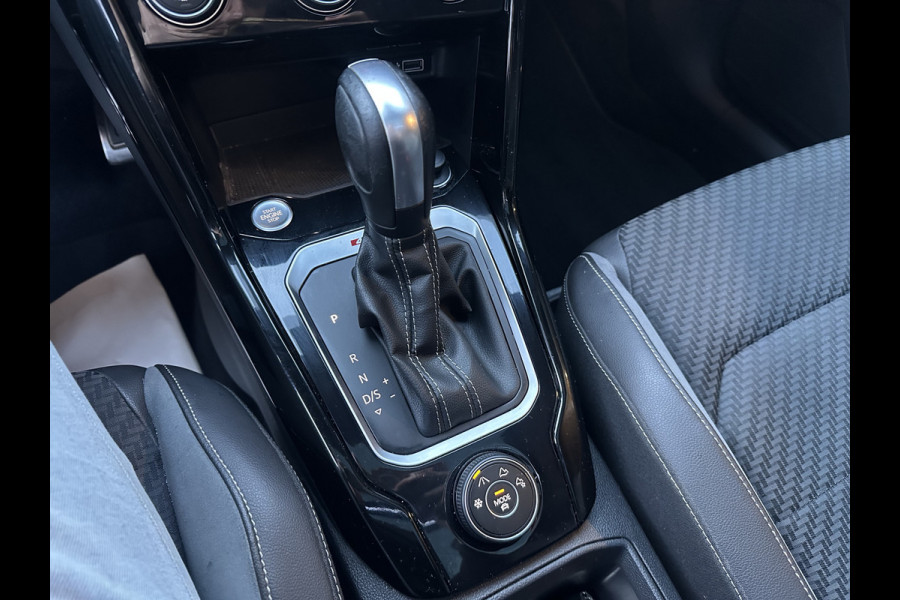 Volkswagen T-Roc 2.0 TSI 4Motion R CLIMA / PANO /  VIRTUAL / AKRAPOVIC / KEYLESS