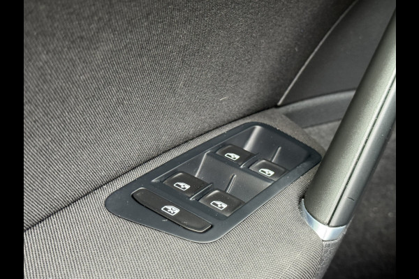 Volkswagen e-Golf E-Golf Vitrual/Clima/Cruise/LED/Navi/LM-Velgen SOH 89%