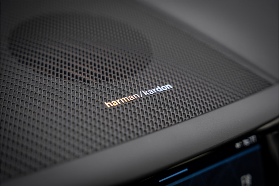 Volvo XC60 Recharge T6 AWD ULTIMATE Black Edition - TREKHAAK - H&K