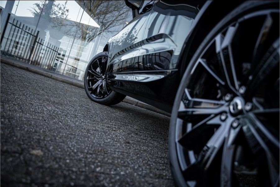 Volvo XC60 Recharge T6 AWD ULTIMATE Black Edition - TREKHAAK - H&K