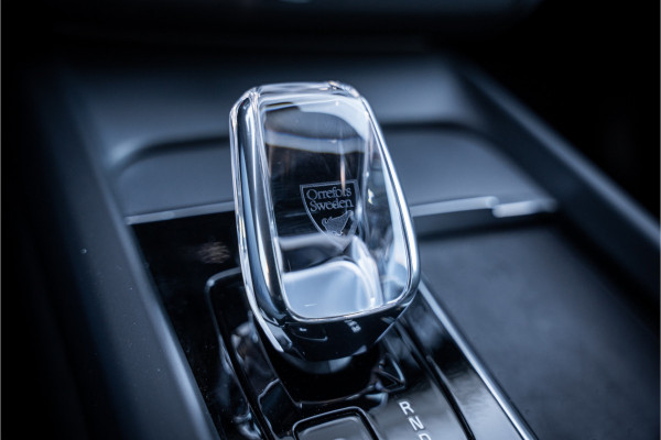 Volvo XC60 Recharge T6 AWD ULTIMATE Black Edition - TREKHAAK - H&K