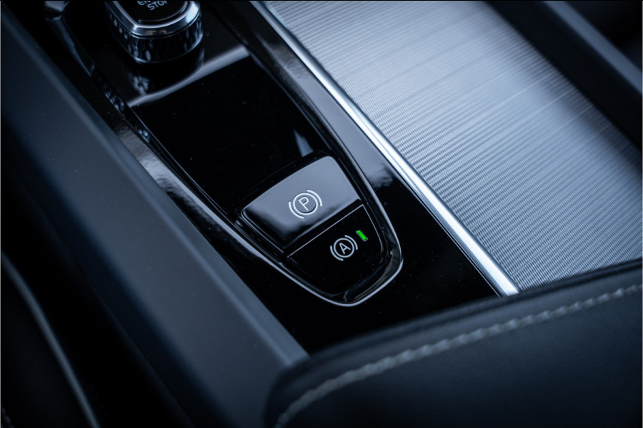 Volvo XC60 Recharge T6 AWD ULTIMATE Black Edition - TREKHAAK - H&K