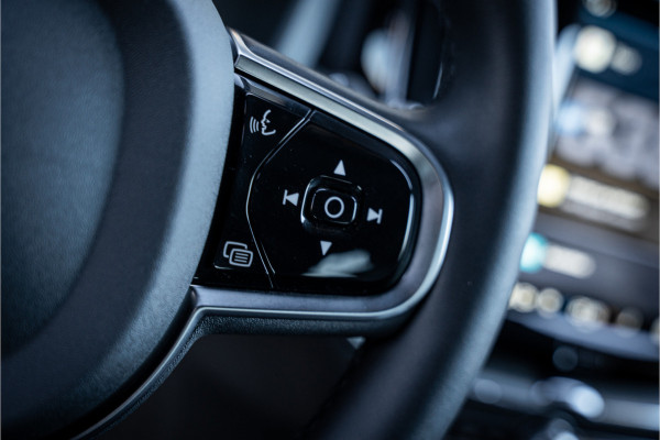 Volvo XC60 Recharge T6 AWD ULTIMATE Black Edition - TREKHAAK - H&K