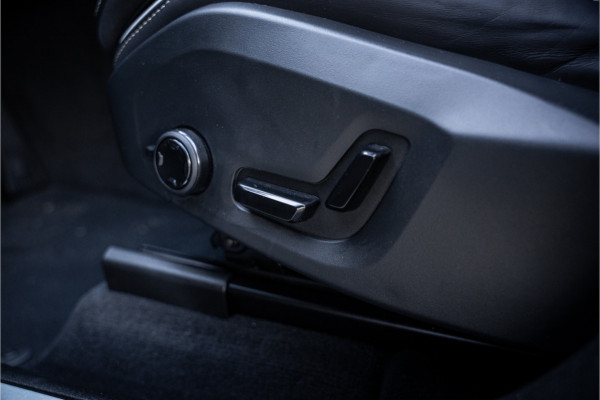 Volvo XC60 Recharge T6 AWD ULTIMATE Black Edition - TREKHAAK - H&K