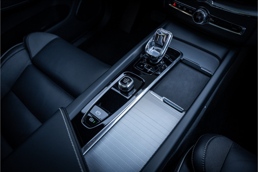 Volvo XC60 Recharge T6 AWD ULTIMATE Black Edition - TREKHAAK - H&K