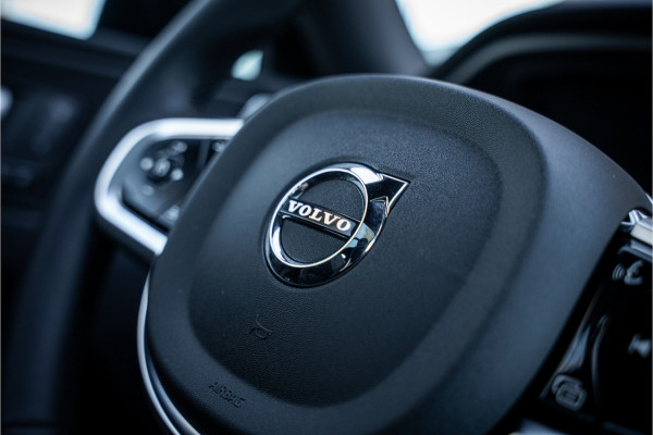 Volvo XC60 Recharge T6 AWD ULTIMATE Black Edition - TREKHAAK - H&K