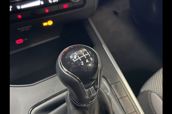 Seat Arona 1.0 TSI Style | Adaptive cruise | Carplay | Dodehoek sensor | Navi | Clima