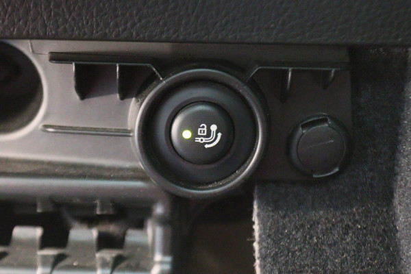 BMW 3 Serie Touring 318i M Sport Edition Leer, Panoramadak, Camera, Navigatie, Bluetooth, Verwarmde Stoelen, 18''