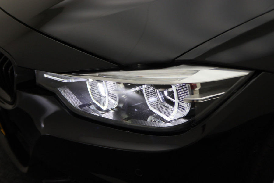 BMW 3 Serie Touring 318i M Sport Edition Leer, Panoramadak, Camera, Navigatie, Bluetooth, Verwarmde Stoelen, 18''