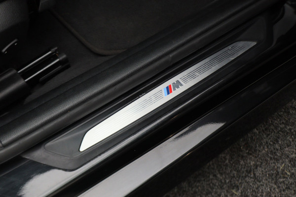 BMW 3 Serie Touring 318i M Sport Edition Leer, Panoramadak, Camera, Navigatie, Bluetooth, Verwarmde Stoelen, 18''