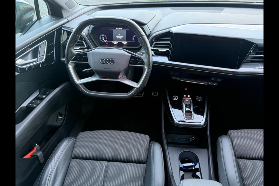 Audi Q4 e-tron 40 S edition 77 kWh, 2 X S-LINE, soh 97%, electr trekhaak, achteruitrijcamera, , 1 e eigenaar, NL auto met nap