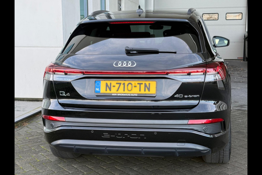 Audi Q4 e-tron 40 S edition 77 kWh, 2 X S-LINE, soh 97%, electr trekhaak, achteruitrijcamera, , 1 e eigenaar, NL auto met nap