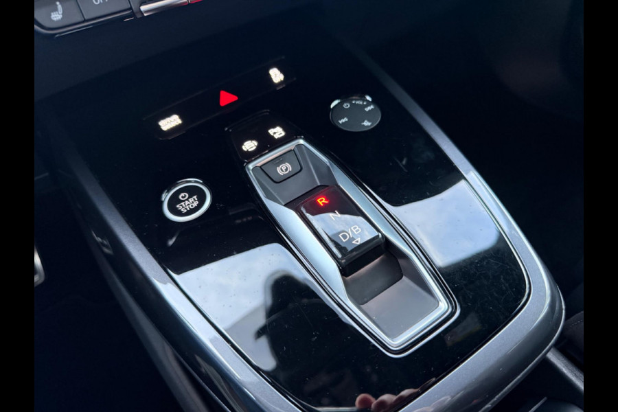 Audi Q4 e-tron 40 S edition 77 kWh, 2 X S-LINE, soh 97%, electr trekhaak, achteruitrijcamera, , 1 e eigenaar, NL auto met nap