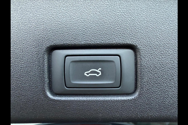 Audi Q4 e-tron 40 S edition 77 kWh, 2 X S-LINE, soh 97%, electr trekhaak, achteruitrijcamera, , 1 e eigenaar, NL auto met nap