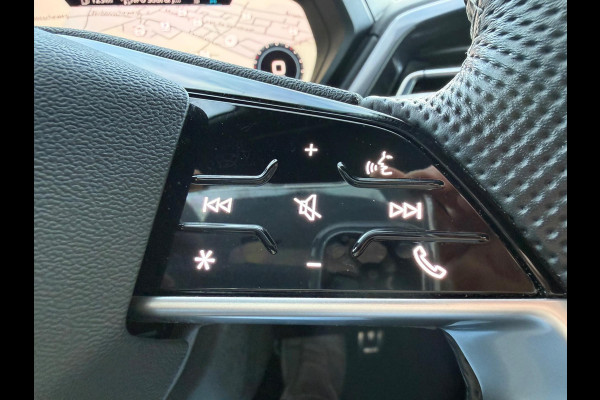 Audi Q4 e-tron 40 S edition 77 kWh, 2 X S-LINE, soh 97%, electr trekhaak, achteruitrijcamera, , 1 e eigenaar, NL auto met nap