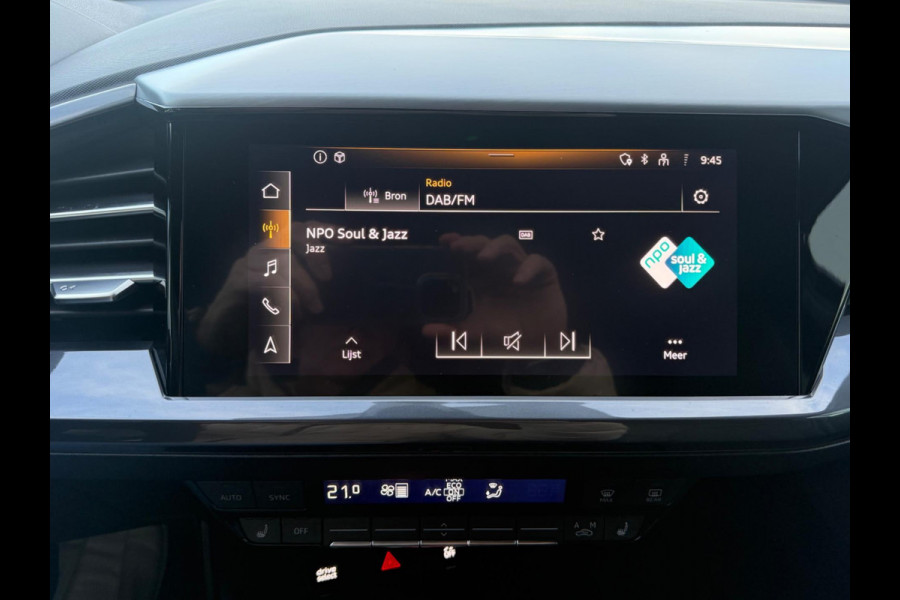 Audi Q4 e-tron 40 S edition 77 kWh, 2 X S-LINE, soh 97%, electr trekhaak, achteruitrijcamera, , 1 e eigenaar, NL auto met nap