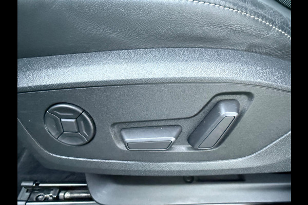 Audi Q4 e-tron 40 S edition 77 kWh, 2 X S-LINE, soh 97%, electr trekhaak, achteruitrijcamera, , 1 e eigenaar, NL auto met nap