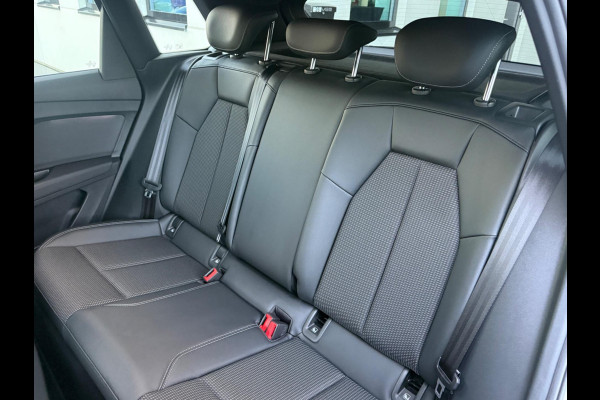 Audi Q4 e-tron 40 S edition 77 kWh, 2 X S-LINE, soh 97%, electr trekhaak, achteruitrijcamera, , 1 e eigenaar, NL auto met nap
