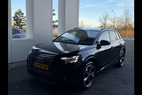 Audi Q4 e-tron 40 S edition 77 kWh, 2 X S-LINE, soh 97%, electr trekhaak, achteruitrijcamera, , 1 e eigenaar, NL auto met nap