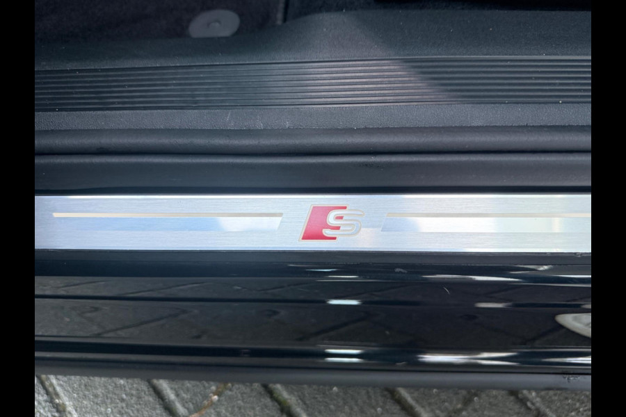 Audi Q4 e-tron 40 S edition 77 kWh, 2 X S-LINE, soh 97%, electr trekhaak, achteruitrijcamera, , 1 e eigenaar, NL auto met nap