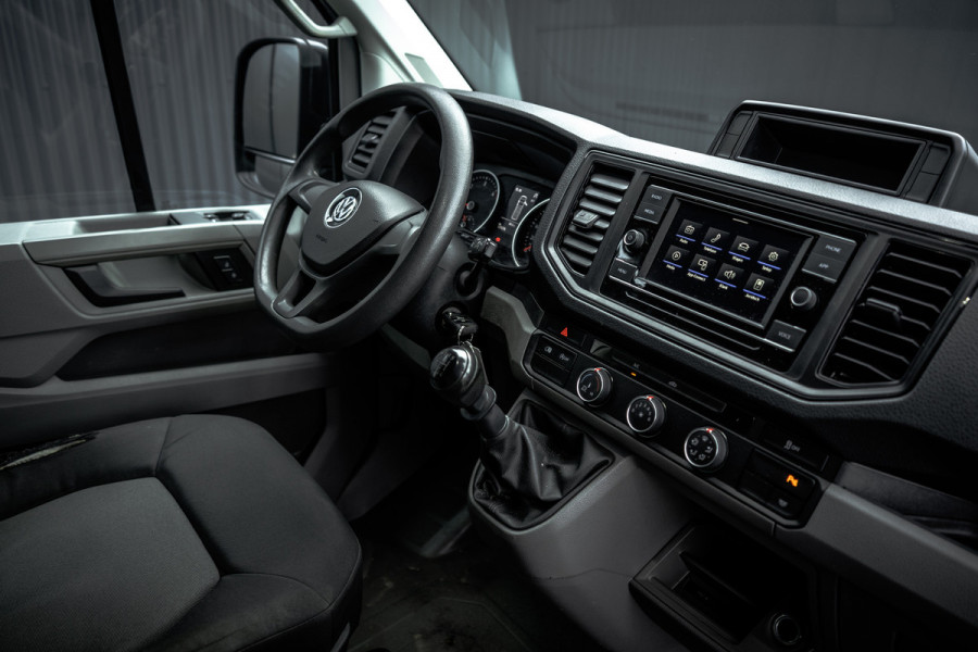 Volkswagen Crafter 2.0 TDI L3H2 | 140PK | Camera | Carplay | Mirrorlink | Cruise | Airco | 3-Zits