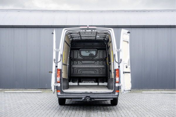 Volkswagen Crafter 2.0 TDI L3H2 | 140PK | Camera | Carplay | Mirrorlink | Cruise | Airco | 3-Zits