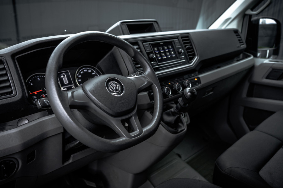 Volkswagen Crafter 2.0 TDI L3H2 | 140PK | Camera | Carplay | Mirrorlink | Cruise | Airco | 3-Zits