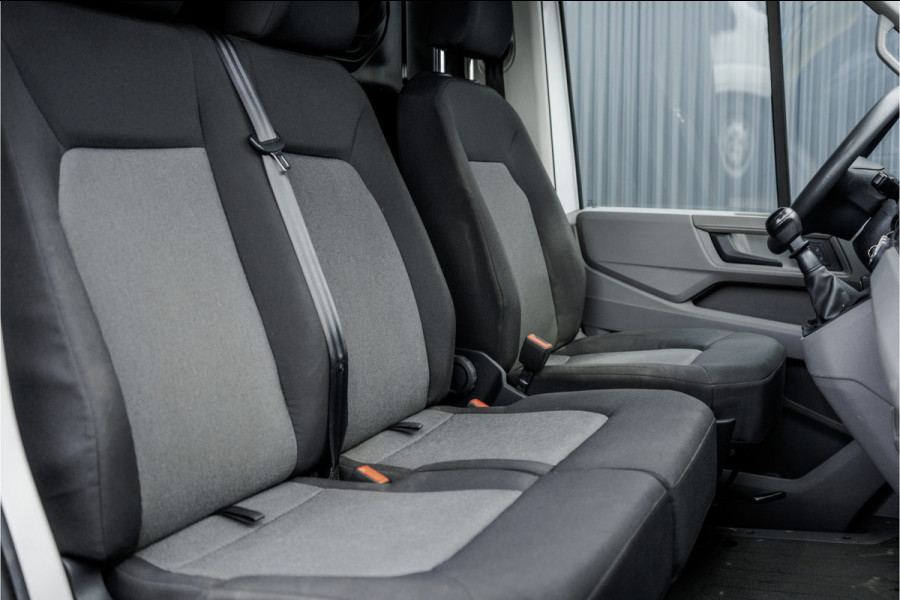 Volkswagen Crafter 2.0 TDI L3H2 | 140PK | Camera | Carplay | Mirrorlink | Cruise | Airco | 3-Zits