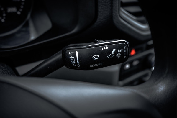 Volkswagen Crafter 2.0 TDI L3H2 | 140PK | Camera | Carplay | Mirrorlink | Cruise | Airco | 3-Zits