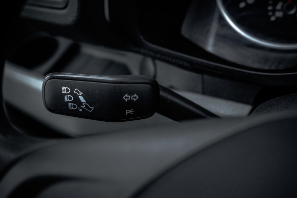 Volkswagen Crafter 2.0 TDI L3H2 | 140PK | Camera | Carplay | Mirrorlink | Cruise | Airco | 3-Zits