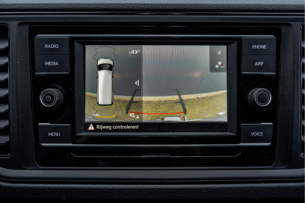 Volkswagen Crafter 2.0 TDI L3H2 | 140PK | Camera | Carplay | Mirrorlink | Cruise | Airco | 3-Zits