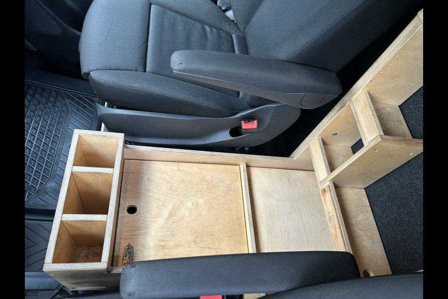 Mercedes-Benz Sprinter 317 CDI L2 H2 2800KG Trekhaak / MBUX / Camera / Navigatie / Stand kachel / Airco / 270 Graden achterdeuren