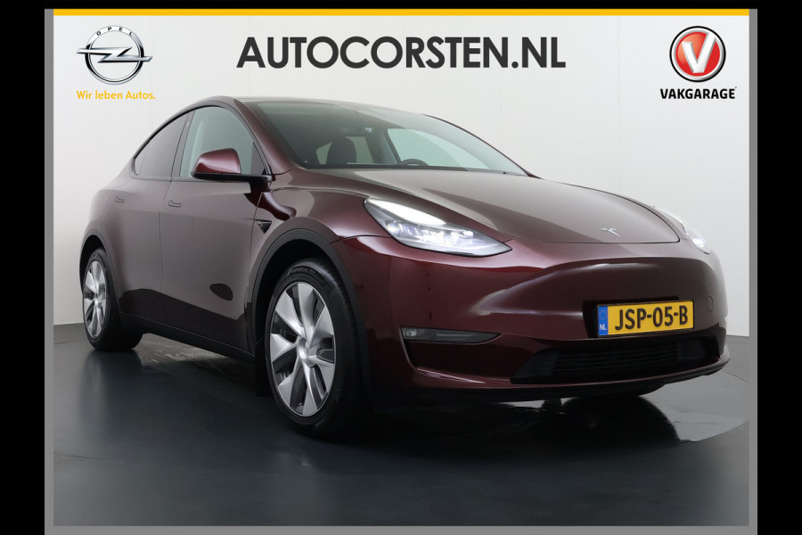 Tesla Model Y Long Range AWD 75kWh SOH 95% Warmtepomp Matrix-Led Leder Navi Ecc Premium Audio Stoel+Stuurverwarming Autopilot Adaptieve Cruise Memory Intel Atom® Processor Achterbank verwarmd 4WD Elek.Stoelen+Achterklep Zeer complete Model Y in de speciale kleur Midnight Cherry Red.