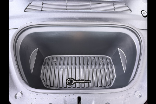 Tesla Model Y Long Range AWD 75kWh SOH 95% Warmtepomp Matrix-Led Leder Navi Ecc Premium Audio Stoel+Stuurverwarming Autopilot Adaptieve Cruise Memory Intel Atom® Processor Achterbank verwarmd 4WD Elek.Stoelen+Achterklep Zeer complete Model Y in de speciale kleur Midnight Cherry Red.