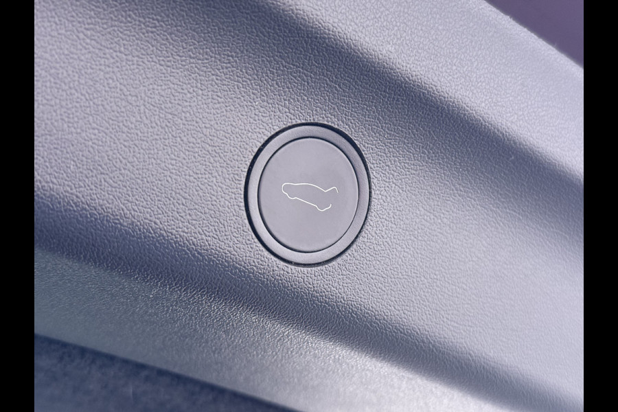 Tesla Model Y Long Range AWD 75kWh SOH 95% Warmtepomp Matrix-Led Leder Navi Ecc Premium Audio Stoel+Stuurverwarming Autopilot Adaptieve Cruise Memory Intel Atom® Processor Achterbank verwarmd 4WD Elek.Stoelen+Achterklep Zeer complete Model Y in de speciale kleur Midnight Cherry Red.