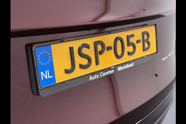 Tesla Model Y Long Range AWD 75kWh SOH 95% Warmtepomp Matrix-Led Leder Navi Ecc Premium Audio Stoel+Stuurverwarming Autopilot Adaptieve Cruise Memory Intel Atom® Processor Achterbank verwarmd 4WD Elek.Stoelen+Achterklep Zeer complete Model Y in de speciale kleur Midnight Cherry Red.